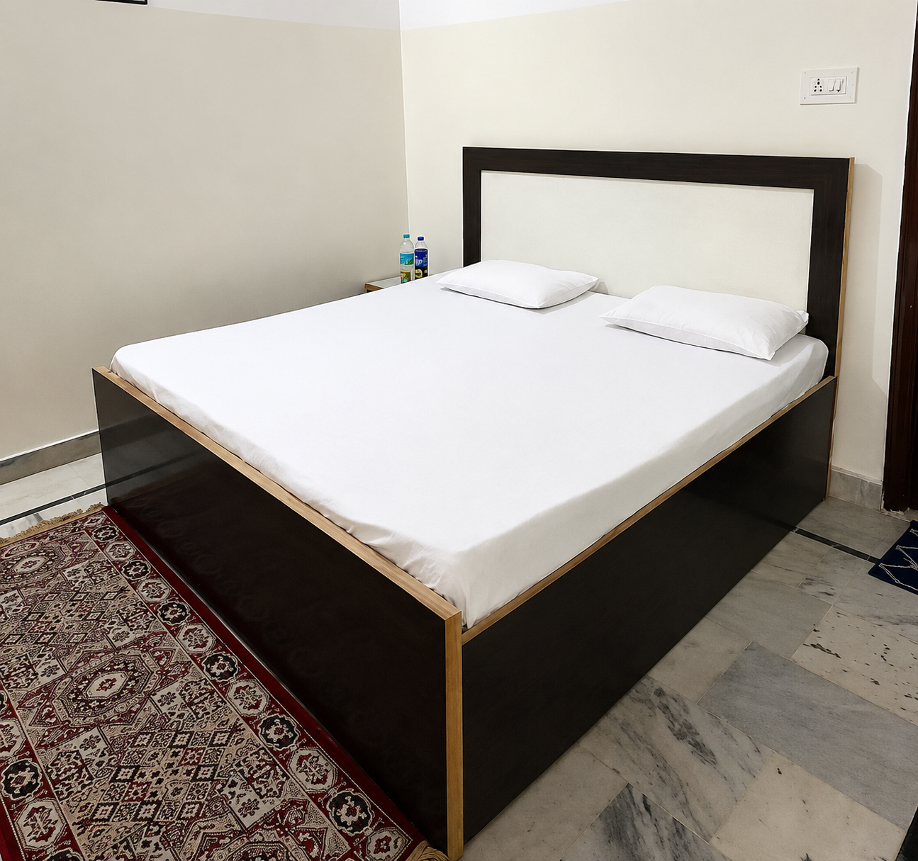 Twin Bed Room at Moon Light Home Stay
